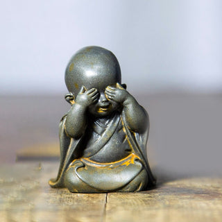 Buddha Gift Small Meditating Monk Iron Powder Rust Cast Resin Statue Desk Decoration