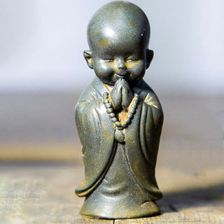 Buddha Gift Small Meditating Monk Iron Powder Rust Cast Resin Statue Desk Decoration