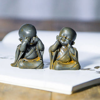 Buddha Gift Small Meditating Monk Iron Powder Rust Cast Resin Statue Desk Decoration