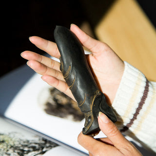 Buddha Gift Handmade Sakyamuni Buddha Namaste Iron Powder Rust Cast Resin Statue Decoration