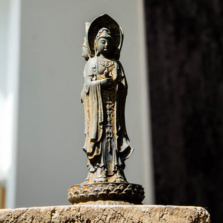Buddha Gift Three-sided Kwan Yin Avalokitesvara Iron Powder Rust Cast Resin Statue Wealth Desk Decoration
