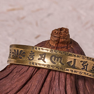 Buddha Gift Six True Words 'om Mani Padme Hum' Heart Sutra Lotus Copper Brass Peace Cuff Bracelet Bangle
