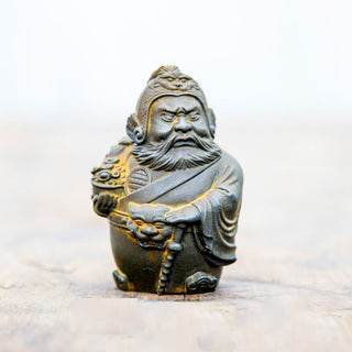Buddha Gift Handmade Literary Military God of Wealth Iron Powder Rust Cast Resin Statue Home Decoration