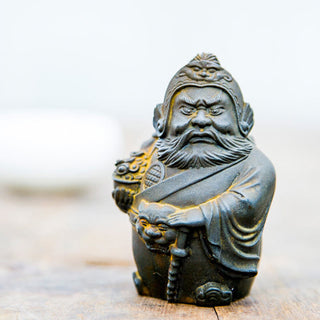 Buddha Gift Handmade Literary Military God of Wealth Iron Powder Rust Cast Resin Statue Home Decoration