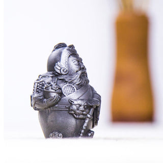 Buddha Gift Handmade Literary Military God of Wealth Iron Powder Rust Cast Resin Statue Home Decoration