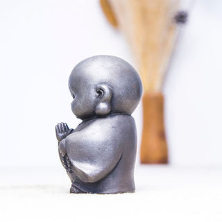 Buddha Gift Handmade Little Monk Iron Powder Rust Cast Resin Statue Home Decoration
