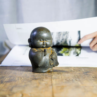 Buddha Gift Handmade Little Monk Iron Powder Rust Cast Resin Statue Home Decoration