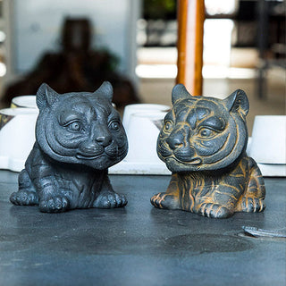 Buddha Gift Handmade Small Lovely Tiger Iron Powder Rust Cast Resin Statue Home Decoration