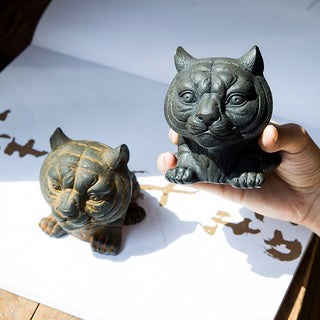 Buddha Gift Handmade Small Lovely Tiger Iron Powder Rust Cast Resin Statue Home Decoration