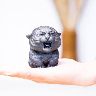 Buddha Gift Handmade Mini Roaring Tiger Iron Powder Rust Cast Resin Statue Home Decoration