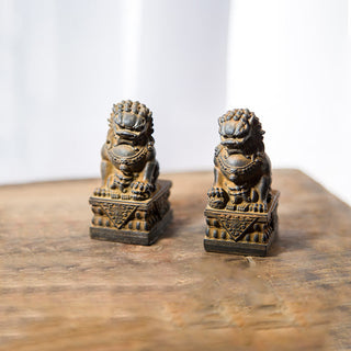 Buddha Gift Handmade Lion Fu Foo Dogs Iron Powder Rust Cast Resin Statue Ward Off Evil Protection Home Decoration