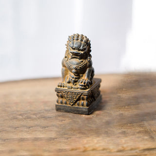 Buddha Gift Handmade Lion Fu Foo Dogs Iron Powder Rust Cast Resin Statue Ward Off Evil Protection Home Decoration