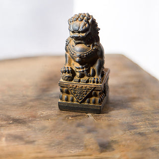 Buddha Gift Handmade Lion Fu Foo Dogs Iron Powder Rust Cast Resin Statue Ward Off Evil Protection Home Decoration