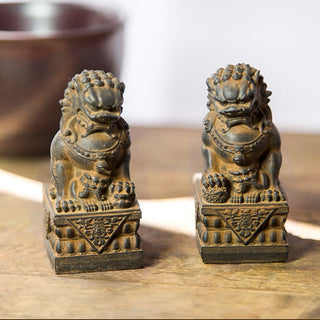 Buddha Gift Handmade Lion Fu Foo Dogs Iron Powder Rust Cast Resin Statue Ward Off Evil Protection Home Decoration