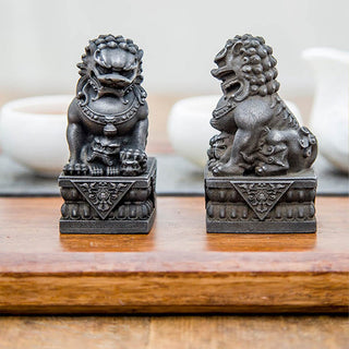 Buddha Gift Handmade Lion Fu Foo Dogs Iron Powder Rust Cast Resin Statue Ward Off Evil Protection Home Decoration