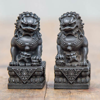 Buddha Gift Handmade Lion Fu Foo Dogs Iron Powder Rust Cast Resin Statue Ward Off Evil Protection Home Decoration