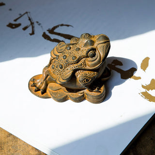 Buddha Gift Handmade Feng Shui Frog Toad Copper Coins Iron Powder Rust Cast Resin Statue Home Decoration