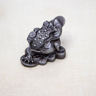Buddha Gift Handmade Feng Shui Frog Toad Copper Coins Iron Powder Rust Cast Resin Statue Home Decoration