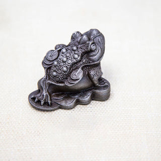 Buddha Gift Handmade Feng Shui Frog Toad Copper Coins Iron Powder Rust Cast Resin Statue Home Decoration