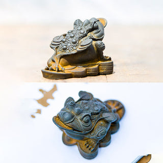 Buddha Gift Handmade Feng Shui Frog Toad Copper Coins Iron Powder Rust Cast Resin Statue Home Decoration