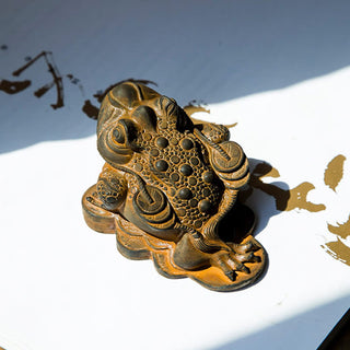 Buddha Gift Handmade Feng Shui Frog Toad Copper Coins Iron Powder Rust Cast Resin Statue Home Decoration
