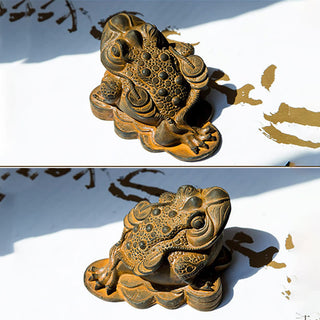 Buddha Gift Handmade Feng Shui Frog Toad Copper Coins Iron Powder Rust Cast Resin Statue Home Decoration