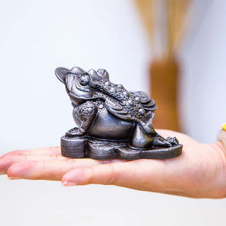 Buddha Gift Handmade Feng Shui Frog Toad Copper Coins Iron Powder Rust Cast Resin Statue Home Decoration