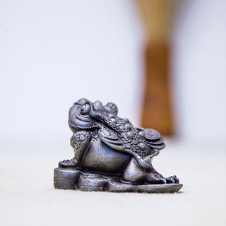 Buddha Gift Handmade Feng Shui Frog Toad Copper Coins Iron Powder Rust Cast Resin Statue Home Decoration