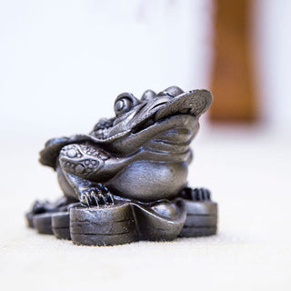 Buddha Gift Handmade Feng Shui Frog Toad Copper Coins Iron Powder Rust Cast Resin Statue Home Decoration