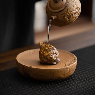 Buddha Gift Mini Standing Cat Feng Shui Frog Toad Tea Pet Ceramic Home Desk Figurine Decoration