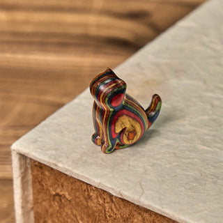 Buddha Gift 2Pcs Mini Rainbow Eucalyptus Sitting Cat Carved Reduce Stress Decoration