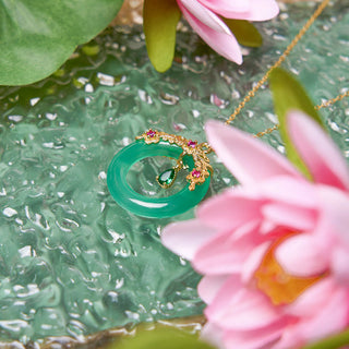 Buddha Gift Green Chalcedony Peace Buckle Design Strength Necklace Pendant