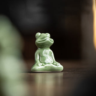 Buddha Gift Mini Small Meditation Lotus Resting Frog Ceramic Wealth Luck Home Tea Pet Figurine Decoration