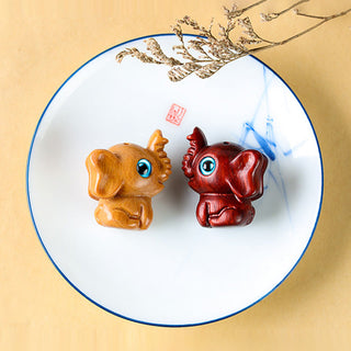 Buddha Gift Sandalwood Small Leaf Red Sandalwood Green Sandalwood Lucky Mini Elephant Carved Protection Decoration