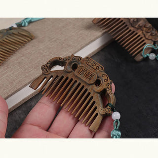 Buddha Gift Green Sandalwood Fox Peony Flower Lotus Engraved Cure Tassel Comb