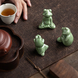 Buddha Gift Mini Small Meditation Lotus Resting Frog Ceramic Wealth Luck Home Tea Pet Figurine Decoration