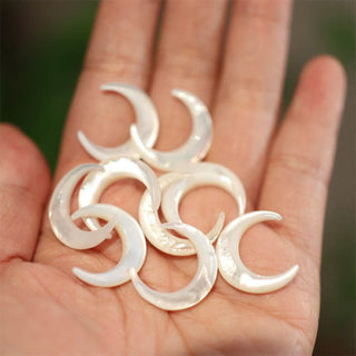 Buddha Gift Natural Tridacna Stone Crescent Moon Blessing Necklace Pendant