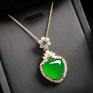 Buddha Gift Green Chalcedony Love Heart Design Strength Necklace Pendant